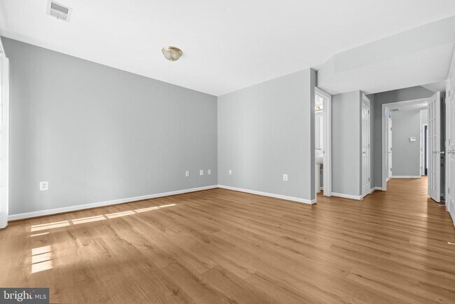 Building Photo - 6687 Roderick Loop