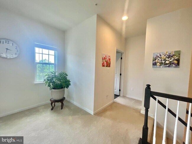 Building Photo - 5221 Sable Ct
