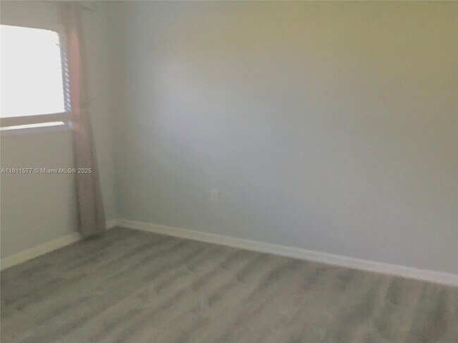 Building Photo - 12755 SW 16th Ct