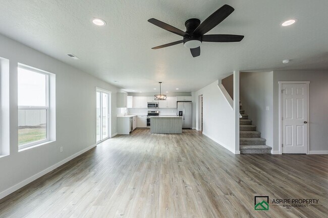 Building Photo - Brand New 5 Bed 3 Bath home 2600sf+ and a 3 car garage