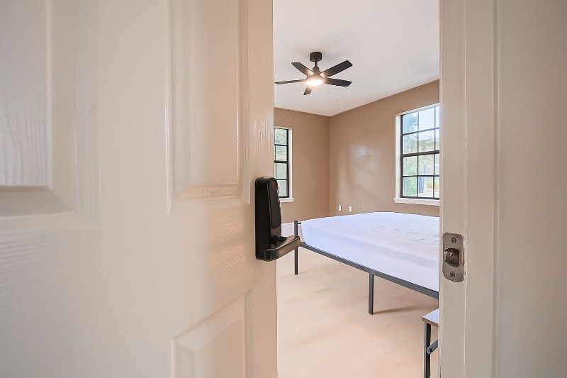 Building Photo - 512 Mason Ave