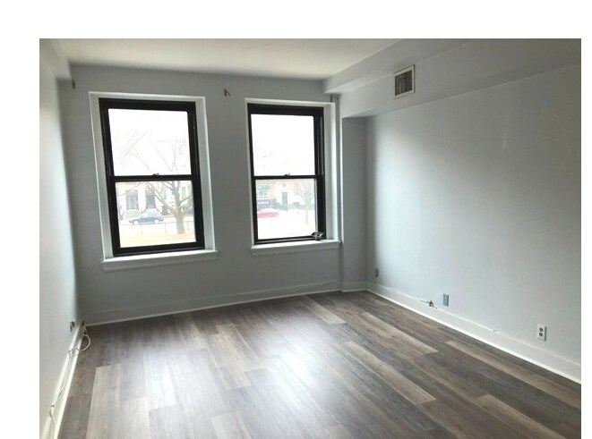 Building Photo - 461 Commonwealth Ave