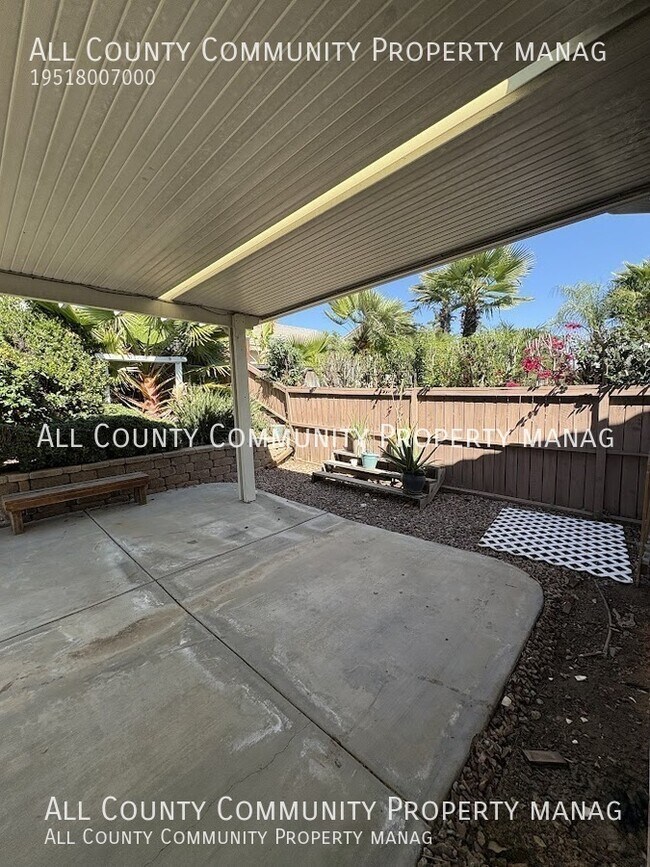 Building Photo - 39862 De Vendome Ct