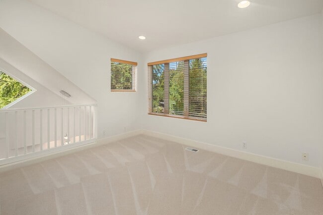 Building Photo - 4bd/3.5ba Kirkland House