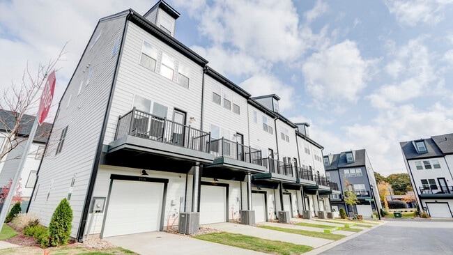 Building Photo - 5509 Swaling St