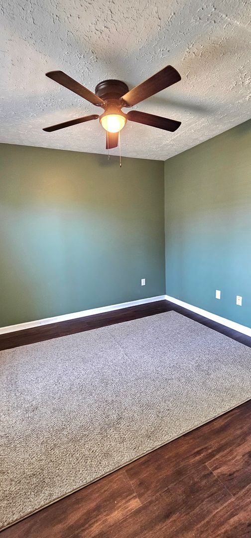 Building Photo - No HOA! Peaceful Cul-de-Sac Living with Ou...