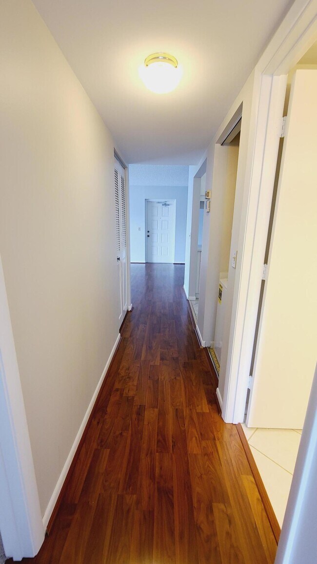 Building Photo - 1109 Green Pine Blvd