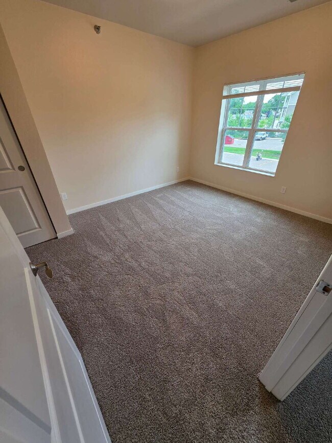 Building Photo - 2 Bedroom | 1 Bathroom 2nd Floor Apartment...