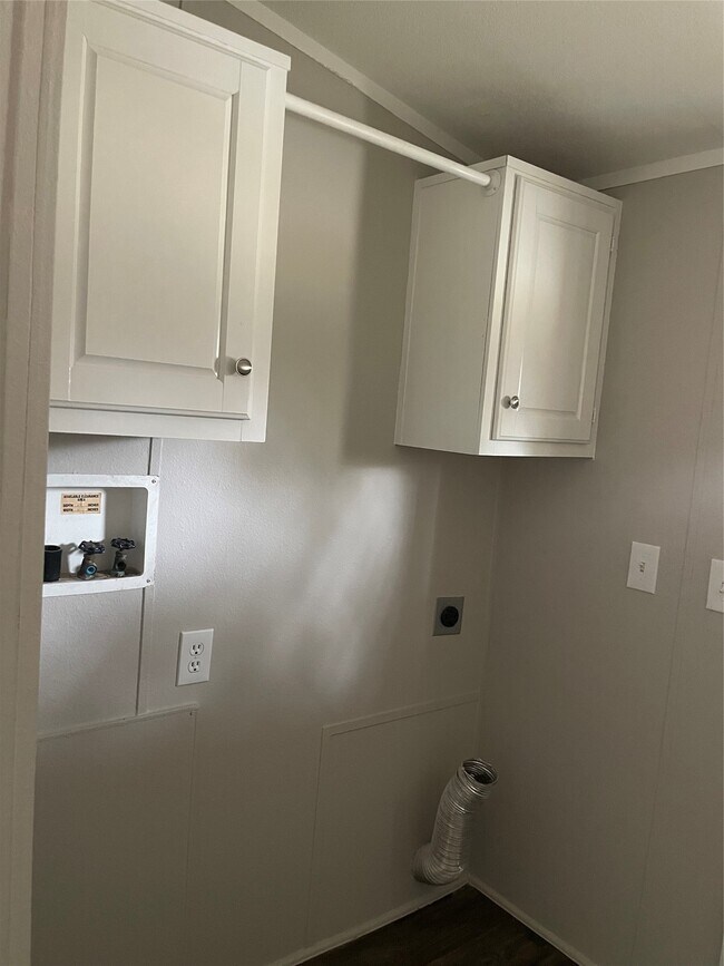 Building Photo - 15661 Deer Glen Ln