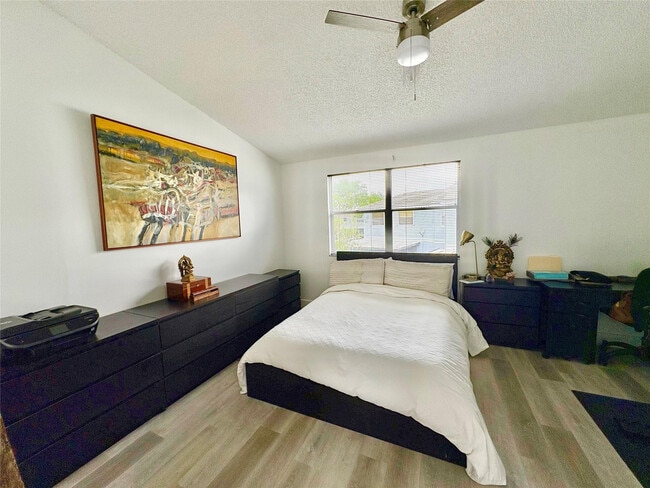 Building Photo - 4832 Grapevine Wy