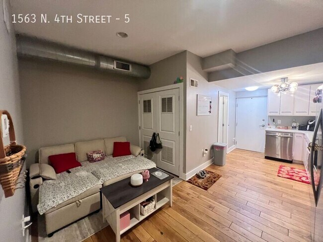 Building Photo - 1563 N 4th St