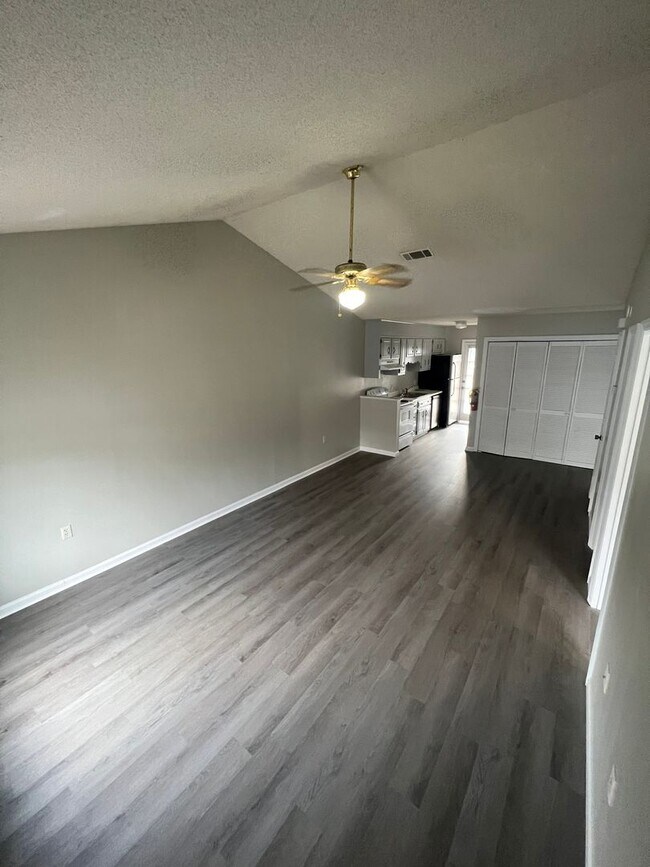 Building Photo - 230 Lanier Dr