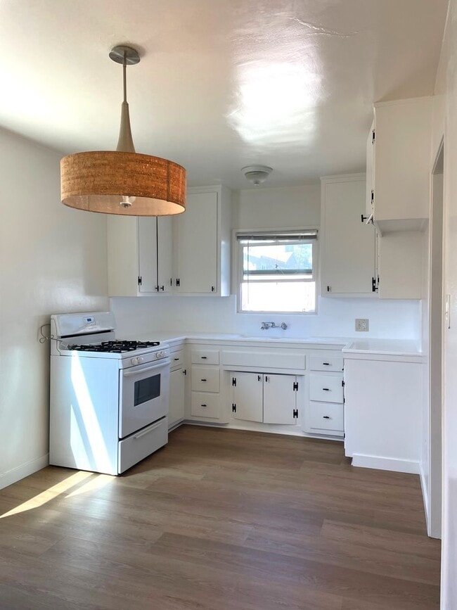 Building Photo - 468