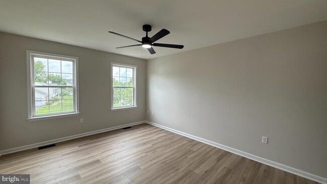Building Photo - 10100 Bellevue Ct