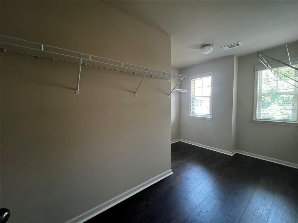 Building Photo - 750 Village Field Ct NW