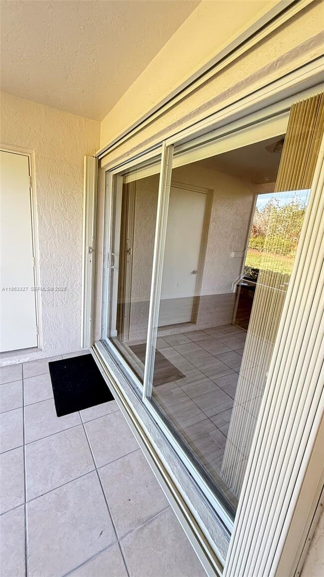 Building Photo - 16727 Hemingway Dr