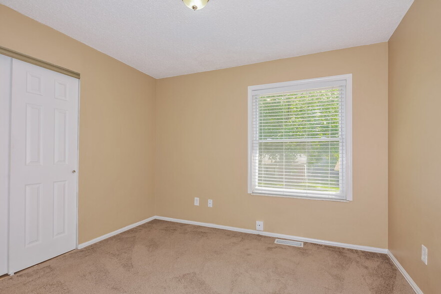 Building Photo - 6911 Candlewick Way