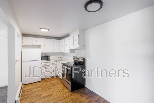 Building Photo - 2455 Bryant St