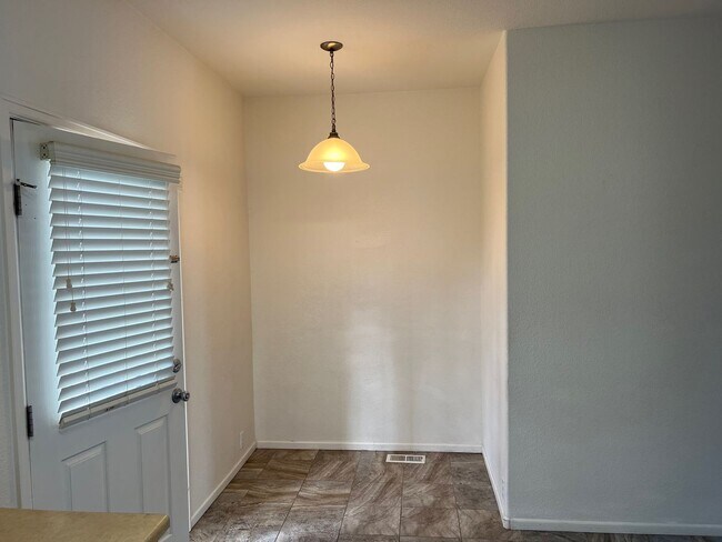 Building Photo - 2146 Creekridge Point