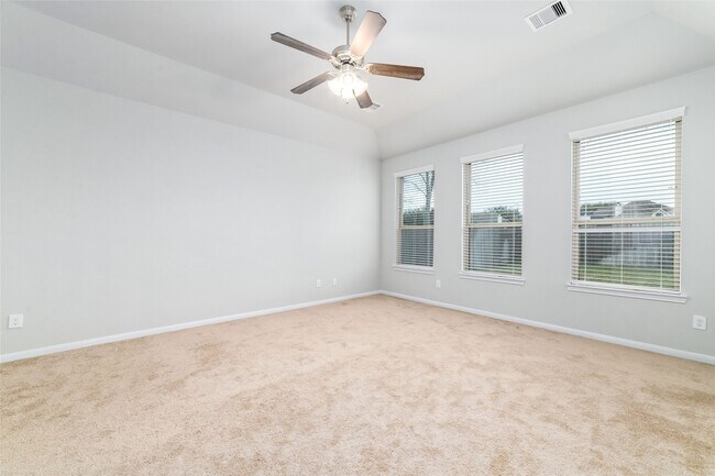 Building Photo - 4919 Vly White Oak Ln
