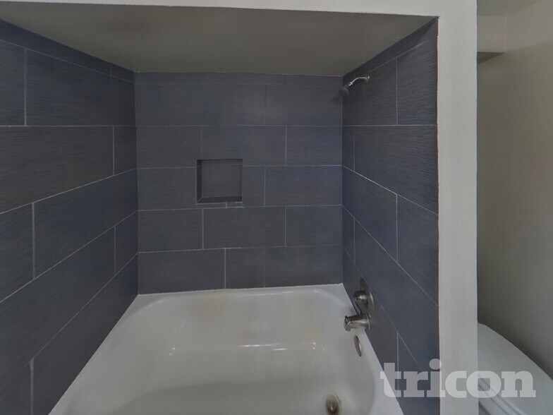 Building Photo - 2212 Woodburn St