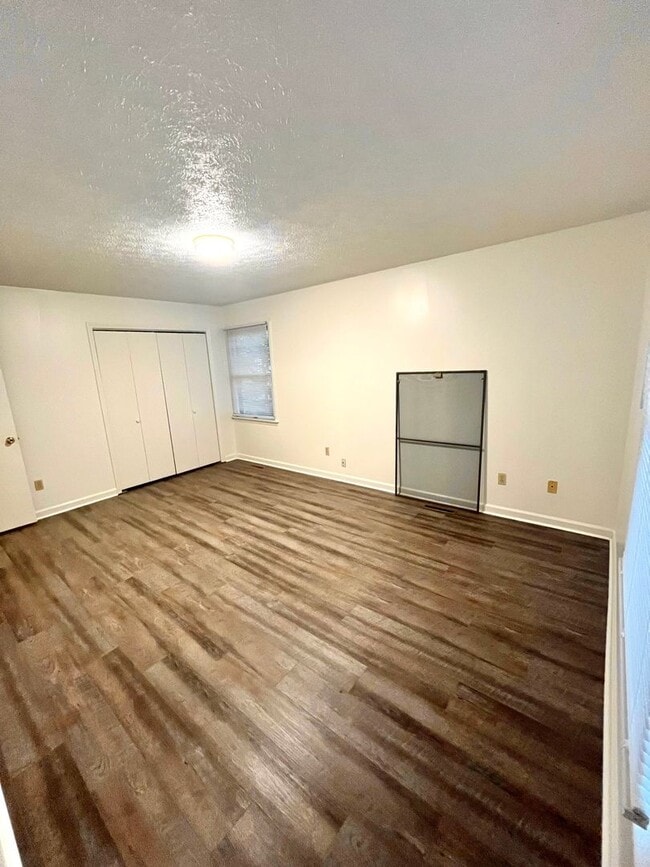 Building Photo - Renovated Home Near Virginia Tech