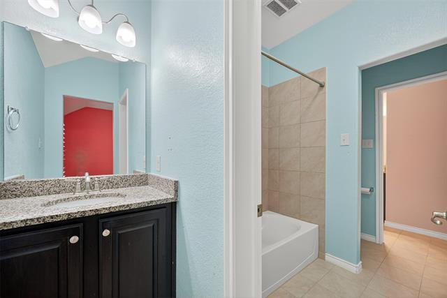 Building Photo - 4701 Bungalow Dr