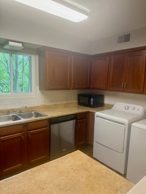 Building Photo - 3BR/2BA near Nippers Corner!