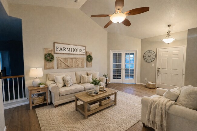 Building Photo - Fantastic 3 bedroom home available in Claremont Ranch!