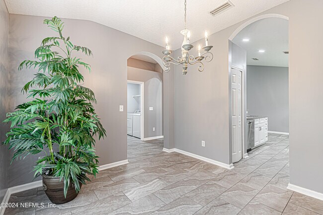 Building Photo - 2243 Trailwood Dr