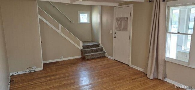 Building Photo - 830 Knowles St