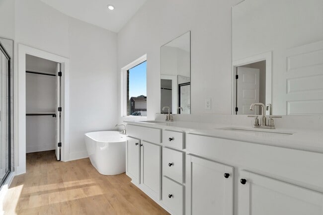 Building Photo - Brand-New Luxurious 4 Bedroom in Bentonville!  FENCE INCLUDED!