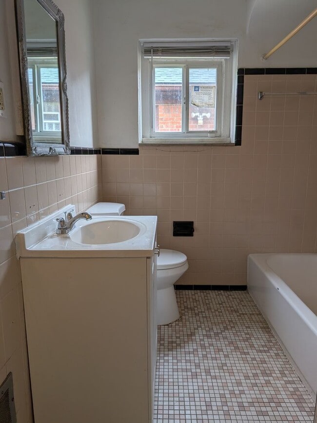 Building Photo - 18493 Fenmore- 2 BEDS & 1 BATH FOR RENT!