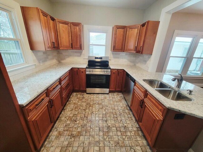 Building Photo - 112 Penmoken Park