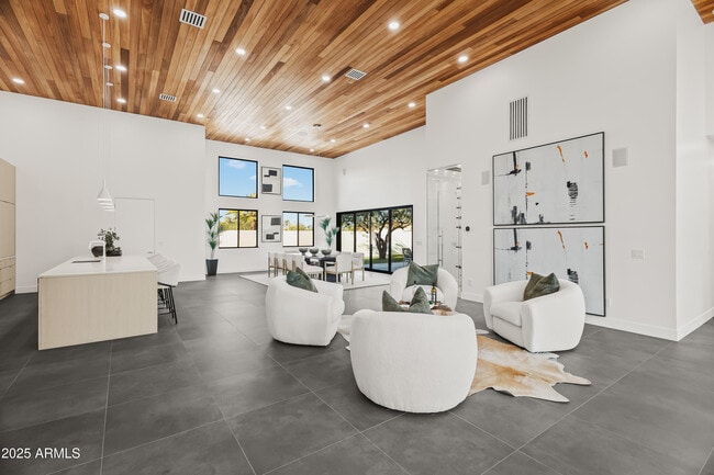 Building Photo - 5156 N 45th Pl