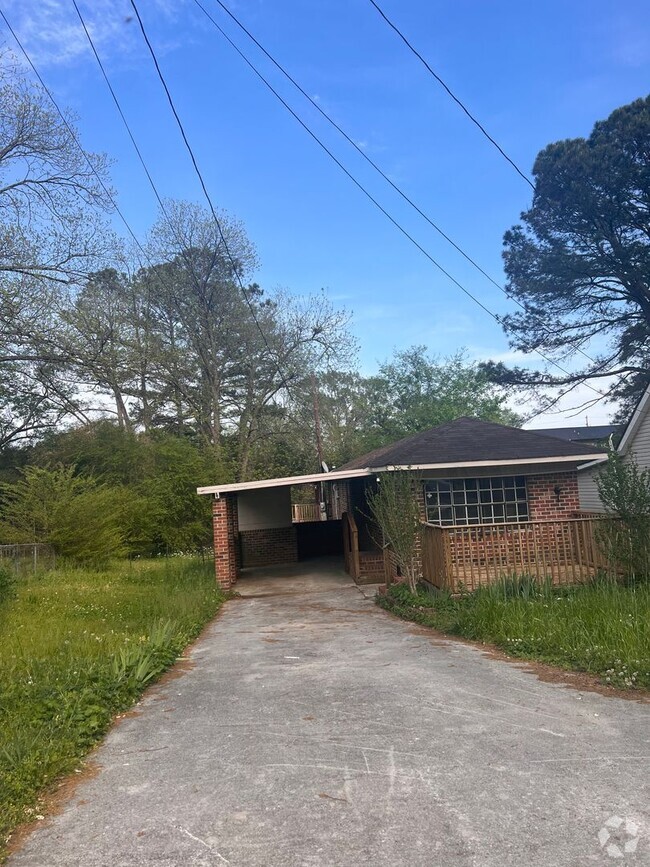 Building Photo - Renovated Modular Home