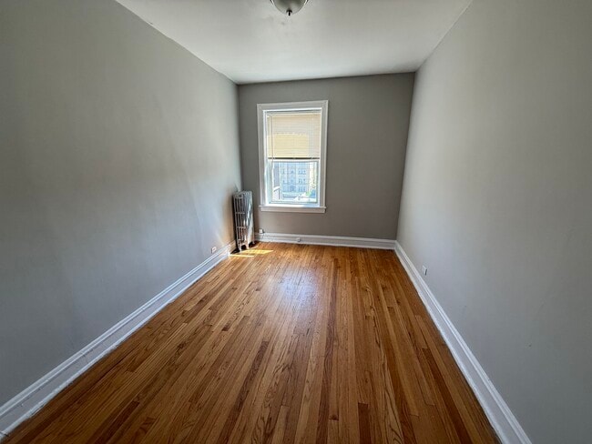 Building Photo - 2109 Grove Ave