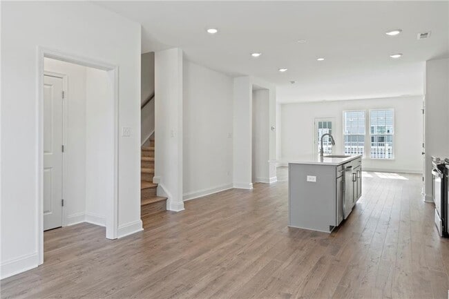 Building Photo - 13836 Randolph Pond Ln