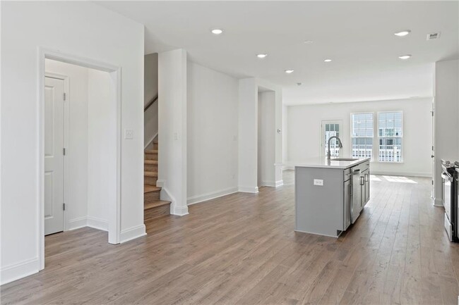 Building Photo - 15320 Oasis Sun Aly