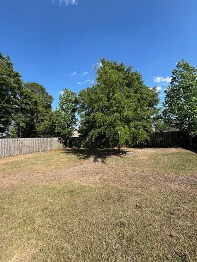 Building Photo - Welcome to this well-appointed 3-bedroom, 2-bath home in Leland, NC