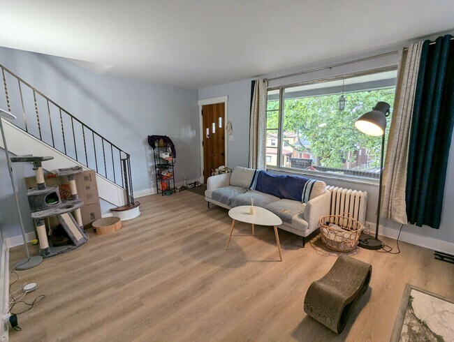 Building Photo - Cozy 3 bedroom 1 Bathroom Home (Squirrel Hill South)