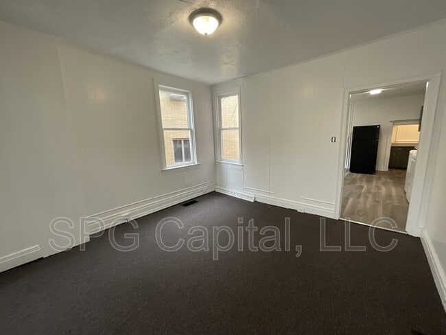 Building Photo - 489 Salem Ave