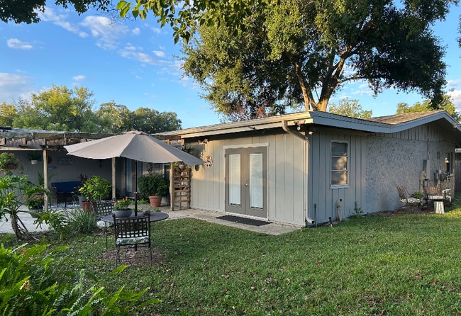 Building Photo - 229 Summerwood Trail