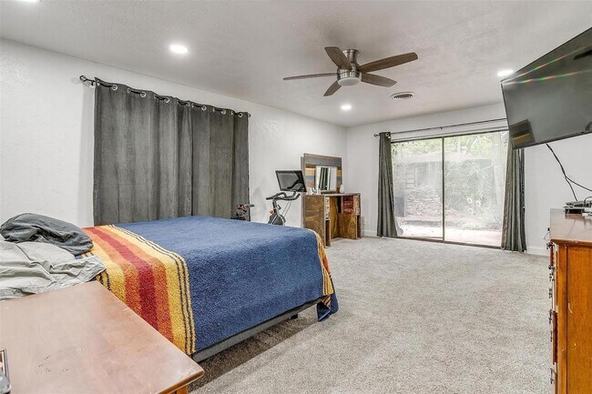 Building Photo - 8328 Tucson Trl