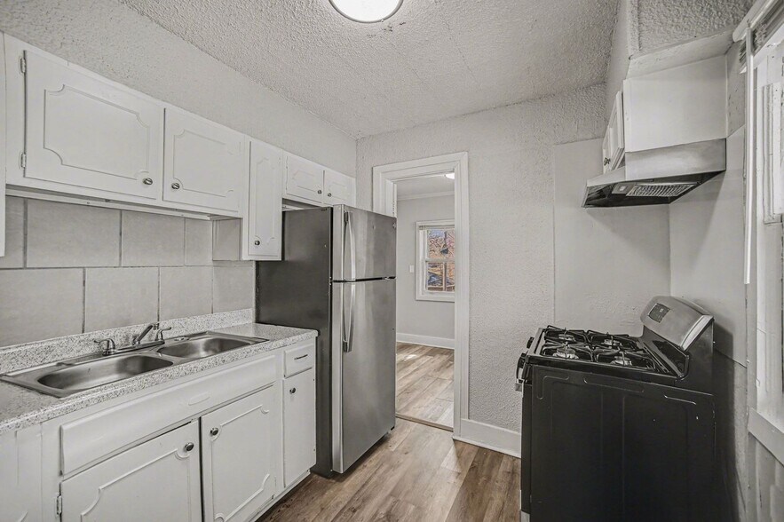 Building Photo - 5626 Park Ave