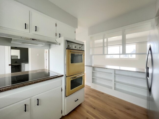 Building Photo - Apply by TODAY and get $1,000 off Move In!