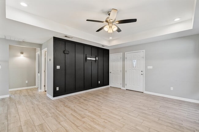 Building Photo - 1020 Tesoro Pass