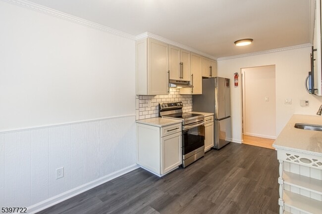 Building Photo - 530 Park Ave