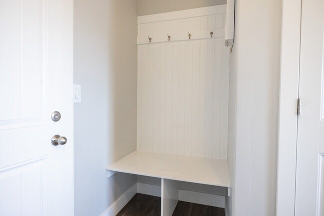 Building Photo - 3857 Ivey Ranch Rd