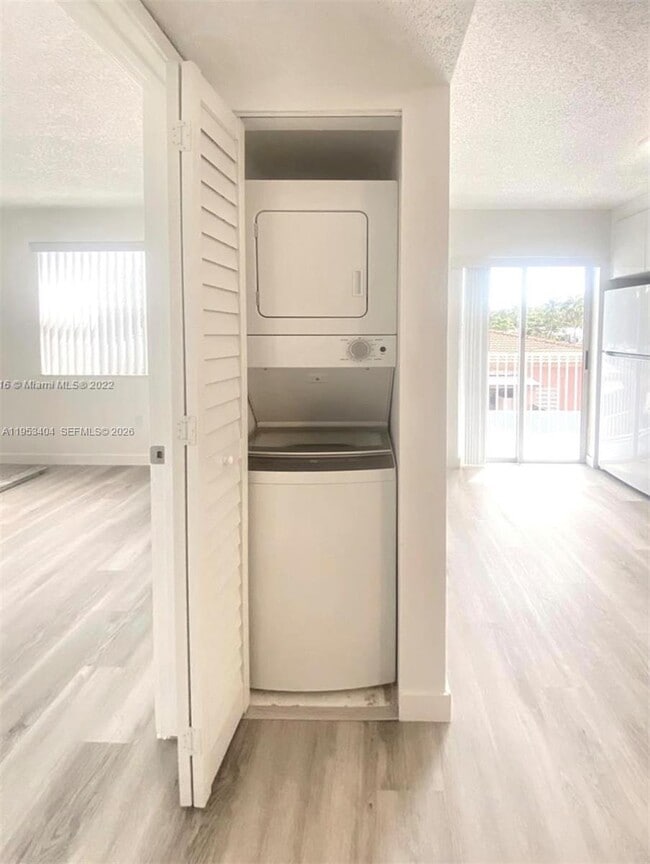 Building Photo - 2575 SW 27th Ave